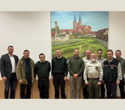 (v. l.) Beigeordneter Stefan Dreßler, Josef Freiher von Beverfoerde, Martin Vogt, Rainer Aumann, Florian Fuhrmann/Untere Forstbehörde, Axel Ott, Steffen Lieder, Jonas Winkler, Frank Ozimek, Bernd Winkler